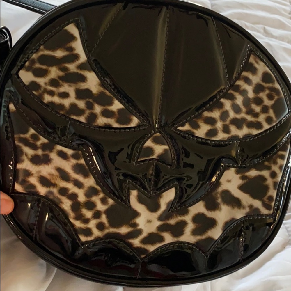 Love pain and stitches bag